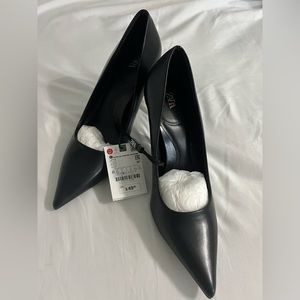 BRAND NEW ZARA HIGH HEELED BLACK SHOES